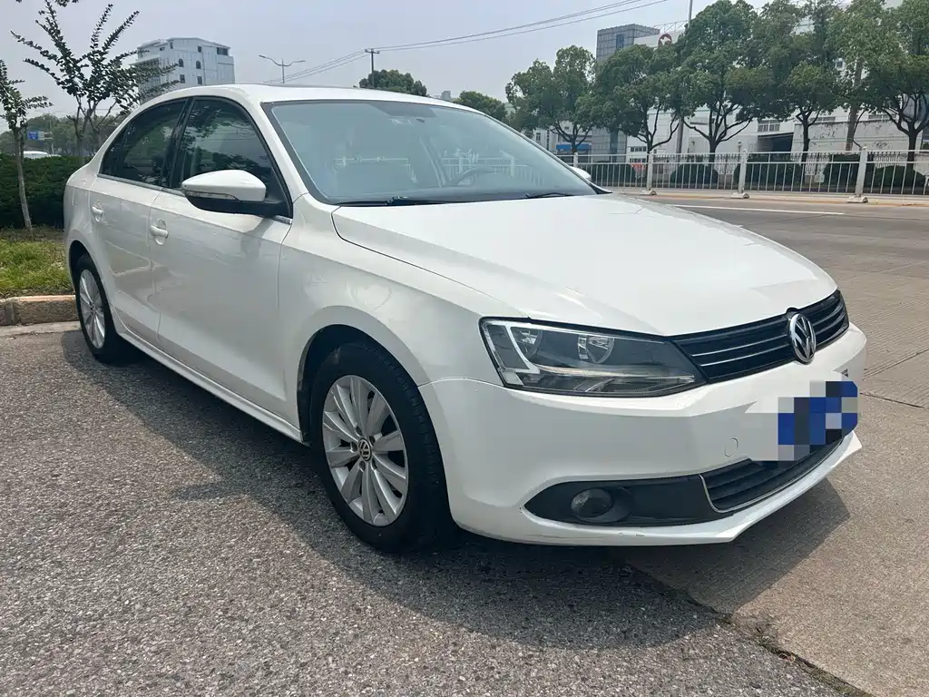 Volkswagen Sagitar 2014