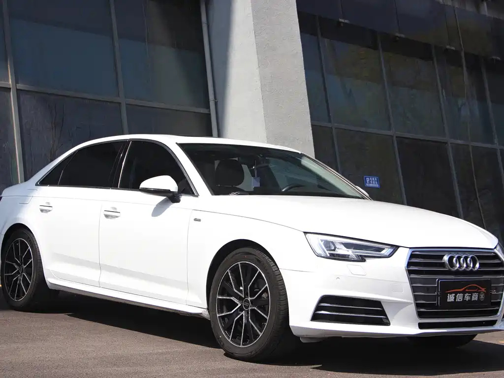 Audi A4L 2017 — фото 3
