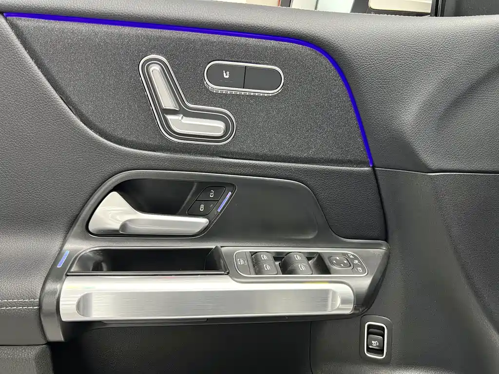 Mercedes-Benz GLB 2023 — фото 15