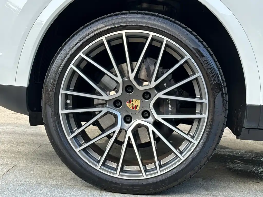 Porsche Cayenne 2023 — фото 10