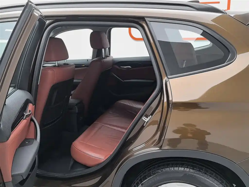 BMW X1 2012 — фото 15