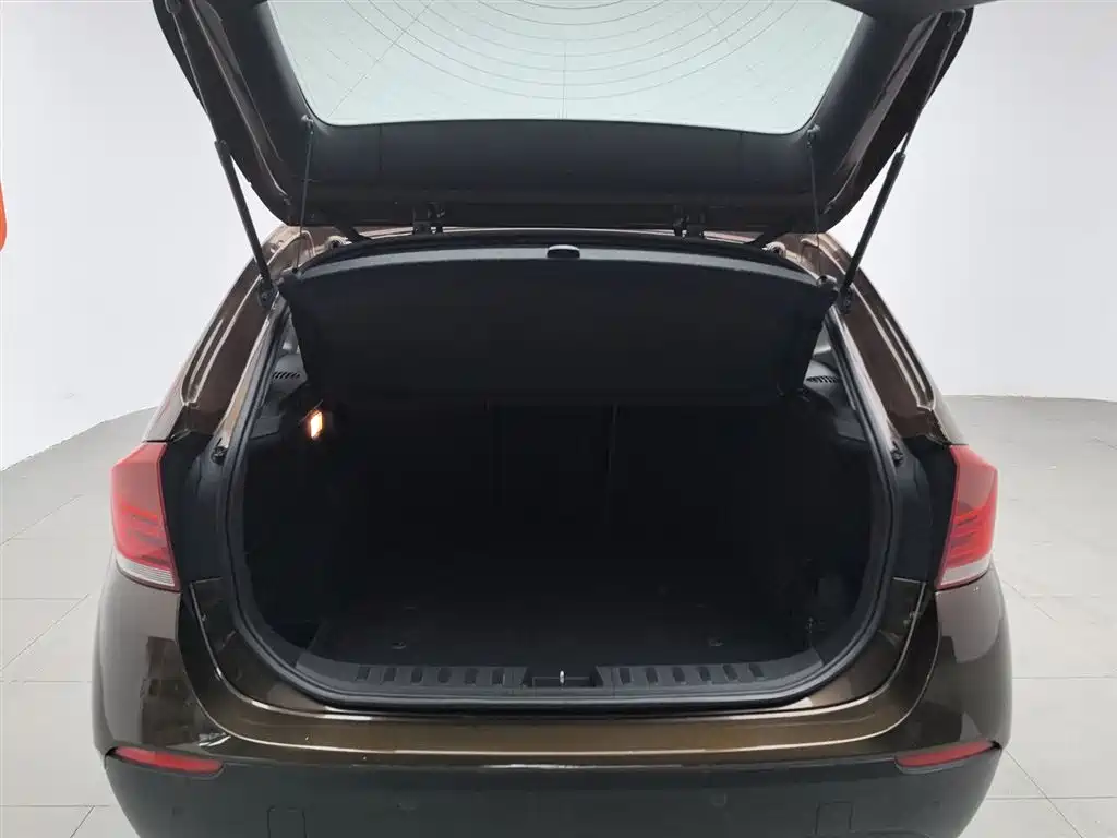 BMW X1 2012 — фото 16