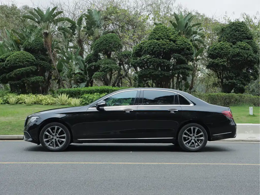 Mercedes-Benz E-Class 2017 — фото 3
