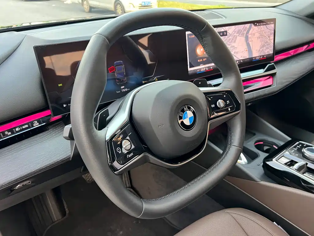 BMW 5 Series 2024 — фото 19