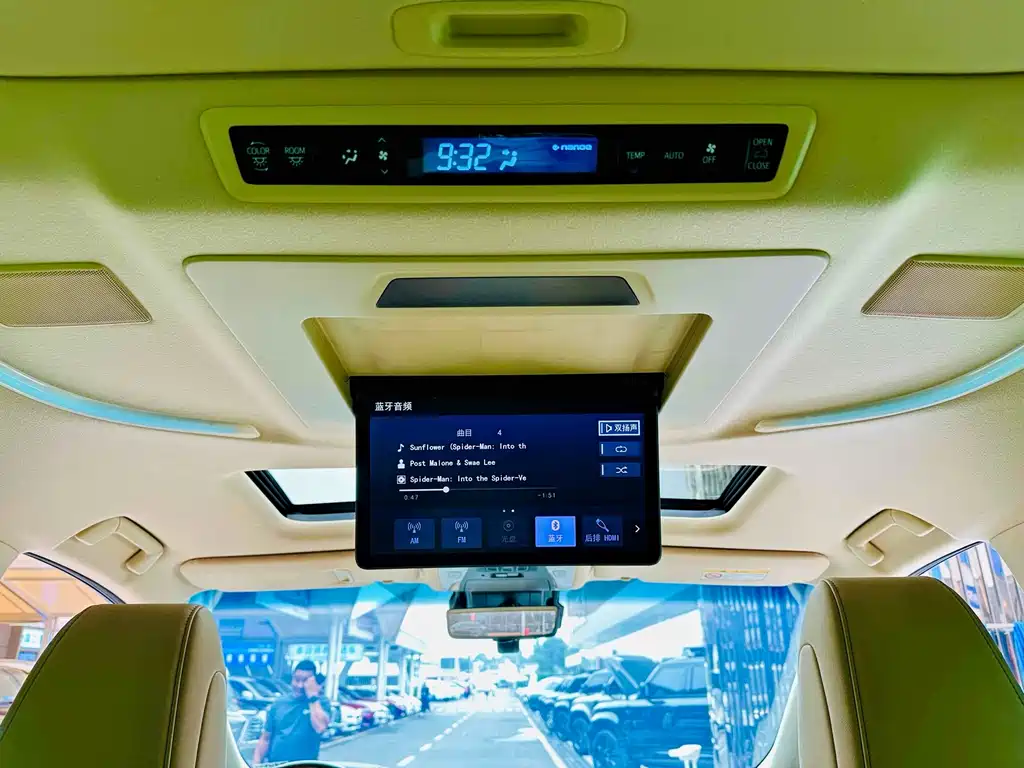 Toyota Vellfire 2021 — фото 15