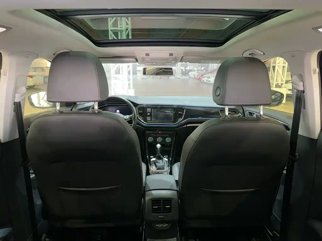 Volkswagen T-Roc 2020 — фото 28