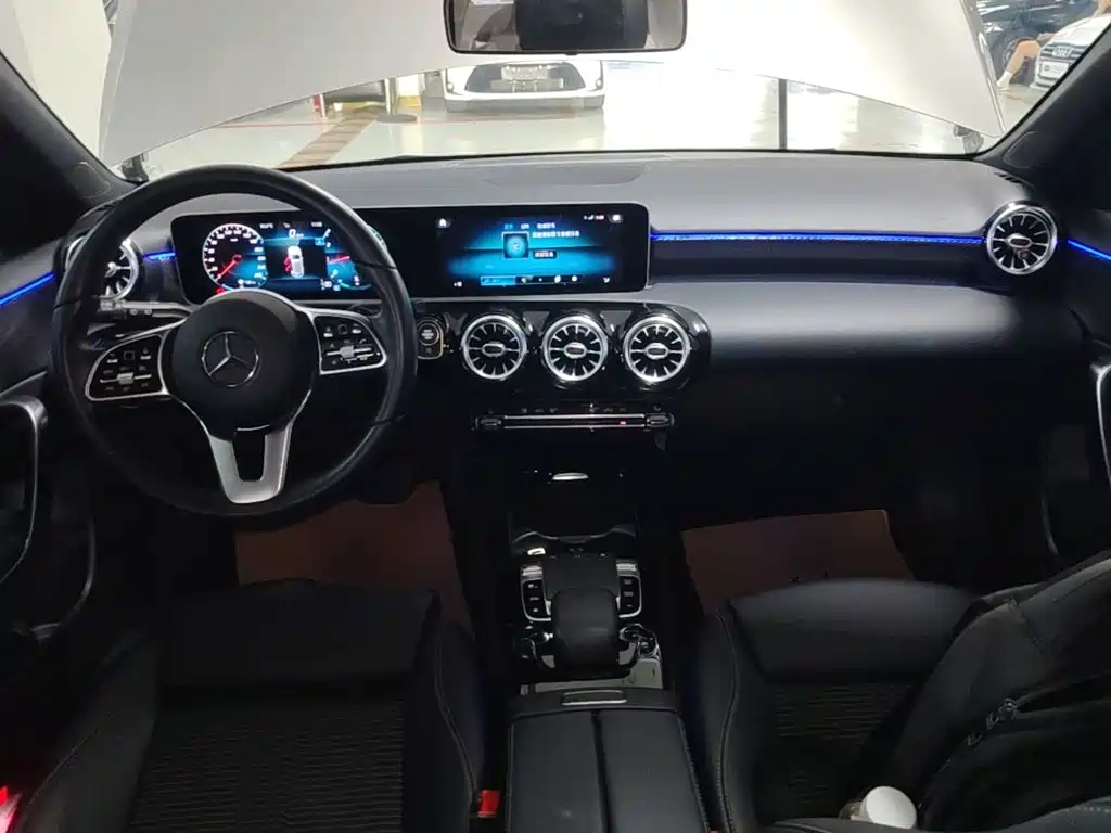 Mercedes-Benz A-Class 2020 — фото 10
