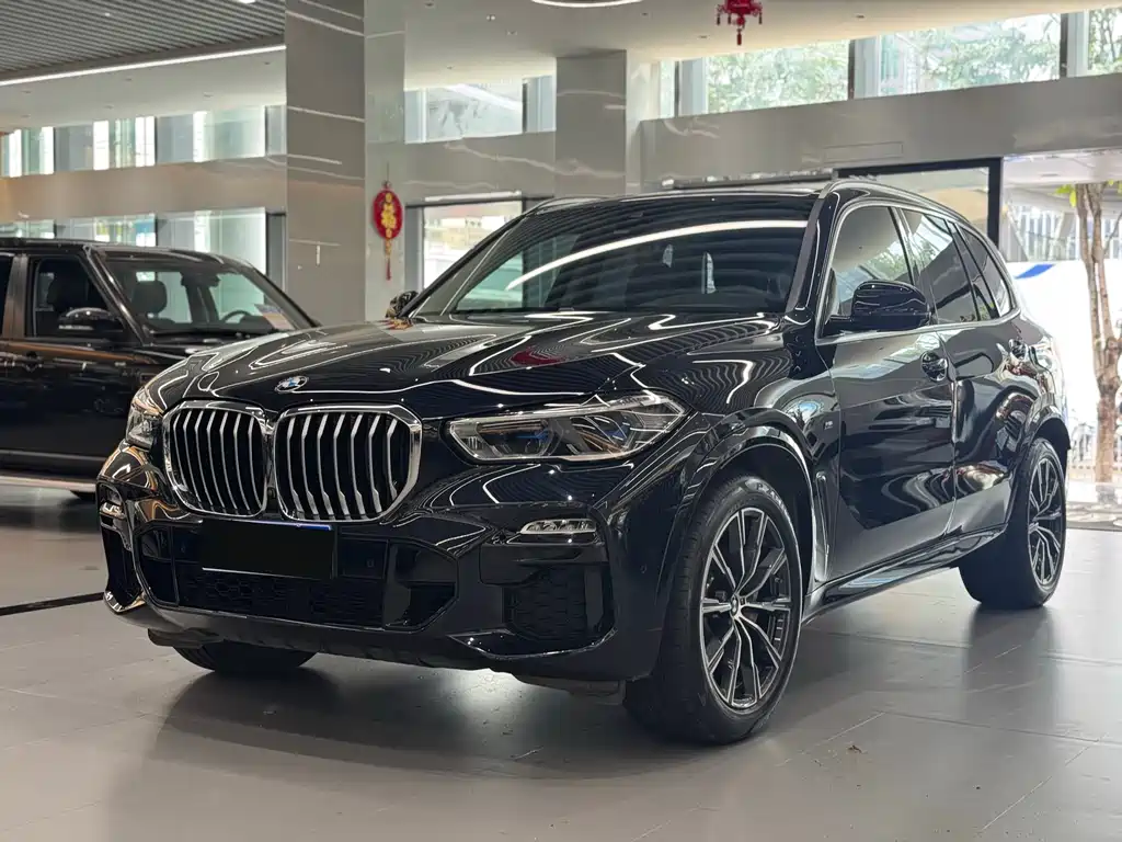 BMW X5 2021 — фото 1
