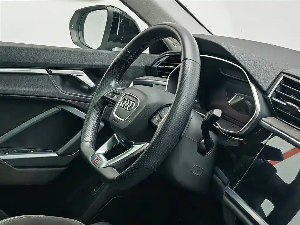 Audi Q3 Sportback 2021 — фото 22