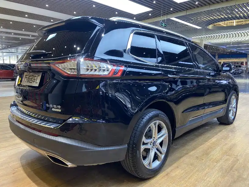 Ford Edge 2019 — фото 29