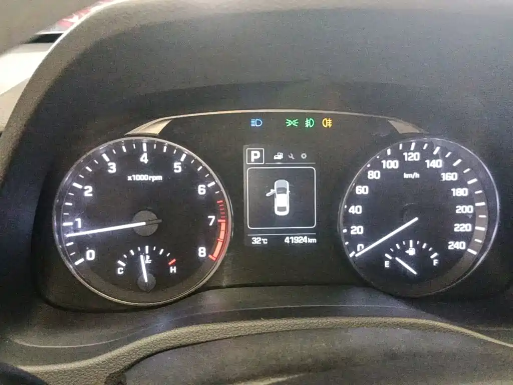 Hyundai Celesta 2017 — фото 12