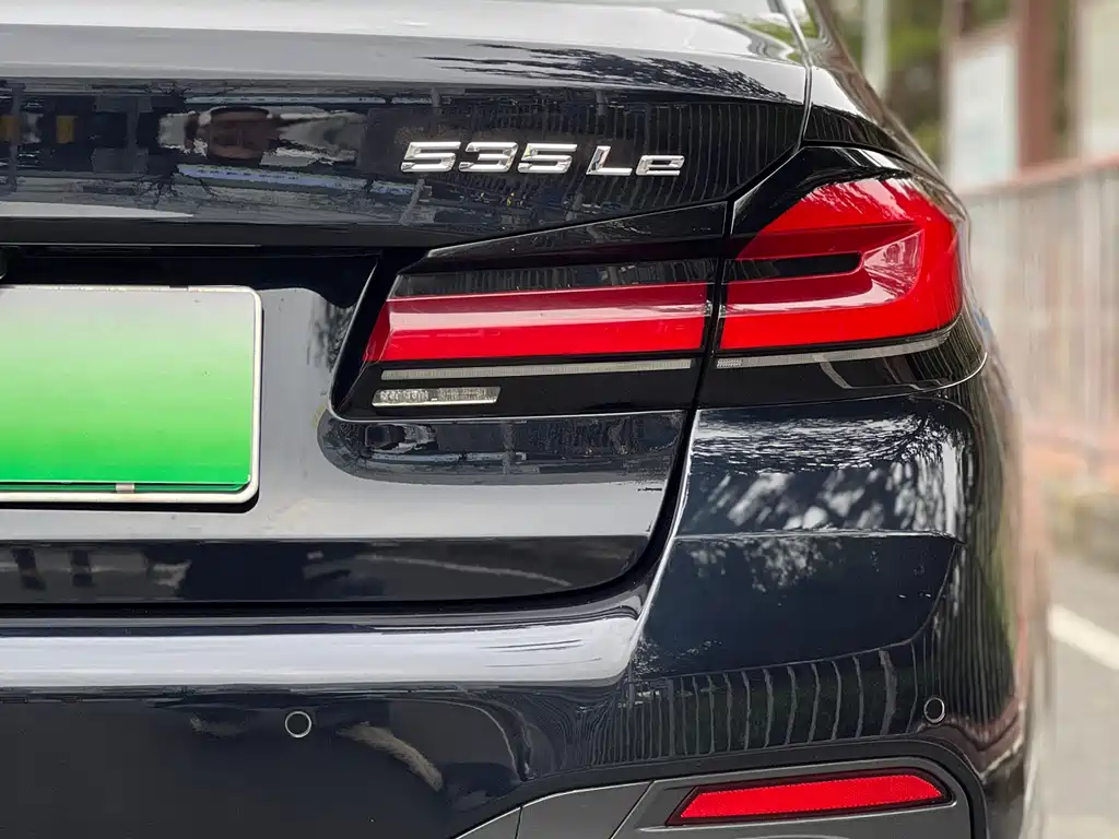 BMW 5 Series New Energy 2021 — фото 20