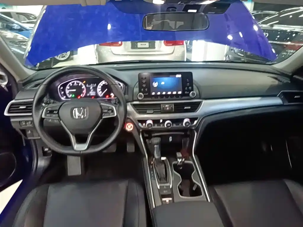 Honda Accord 2019 — фото 10