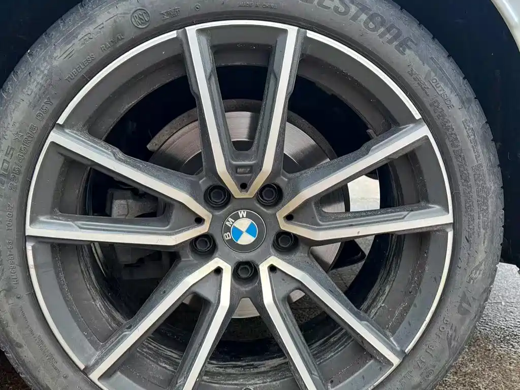 BMW 3 Series 2023 — фото 17