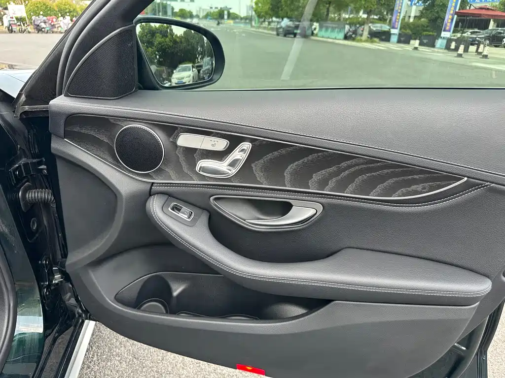 Mercedes-Benz C-Class 2020 — фото 14