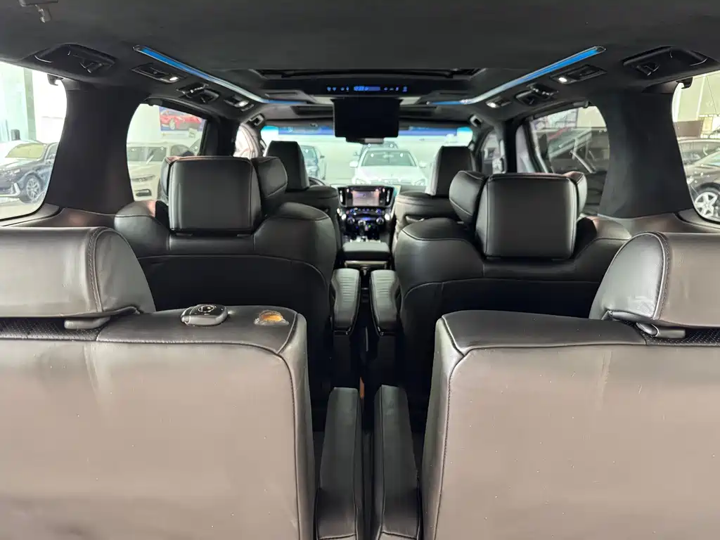 Toyota Alphard 2019 — фото 13