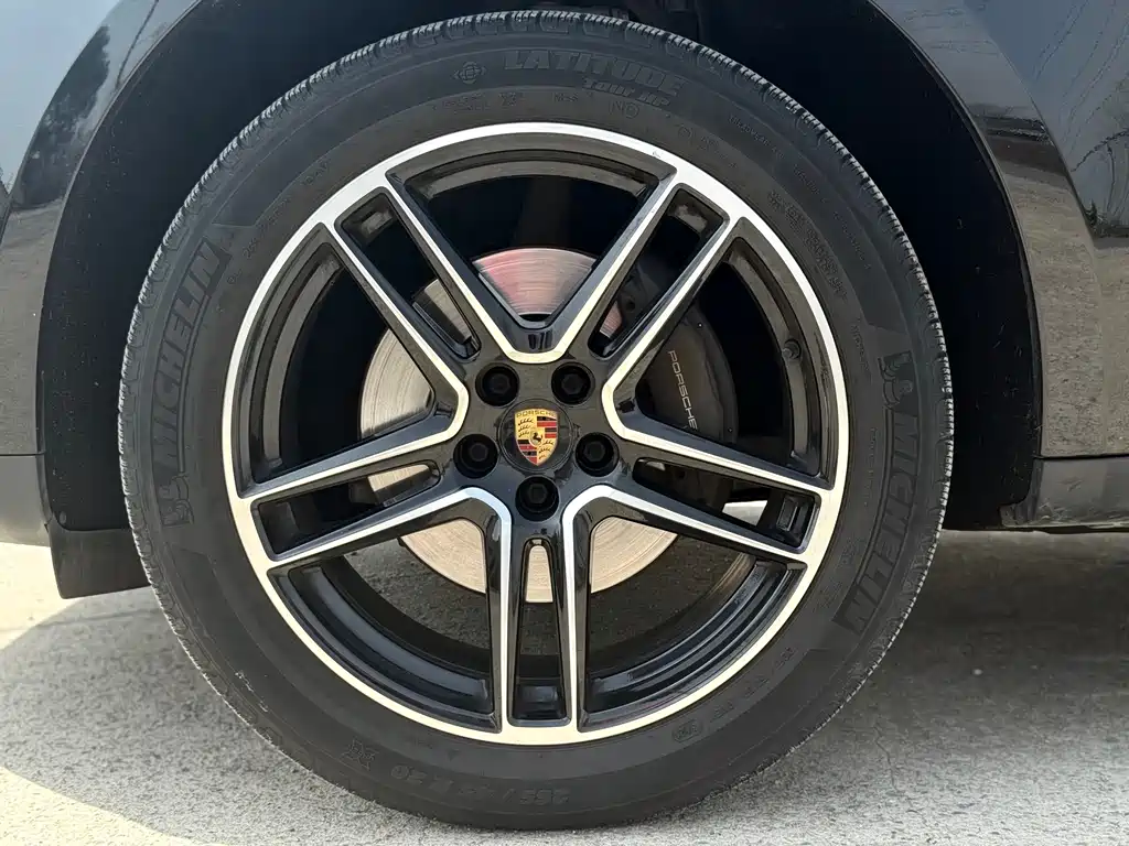 Porsche Macan 2022 — фото 16