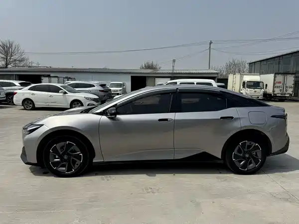 Toyota bZ3 2024