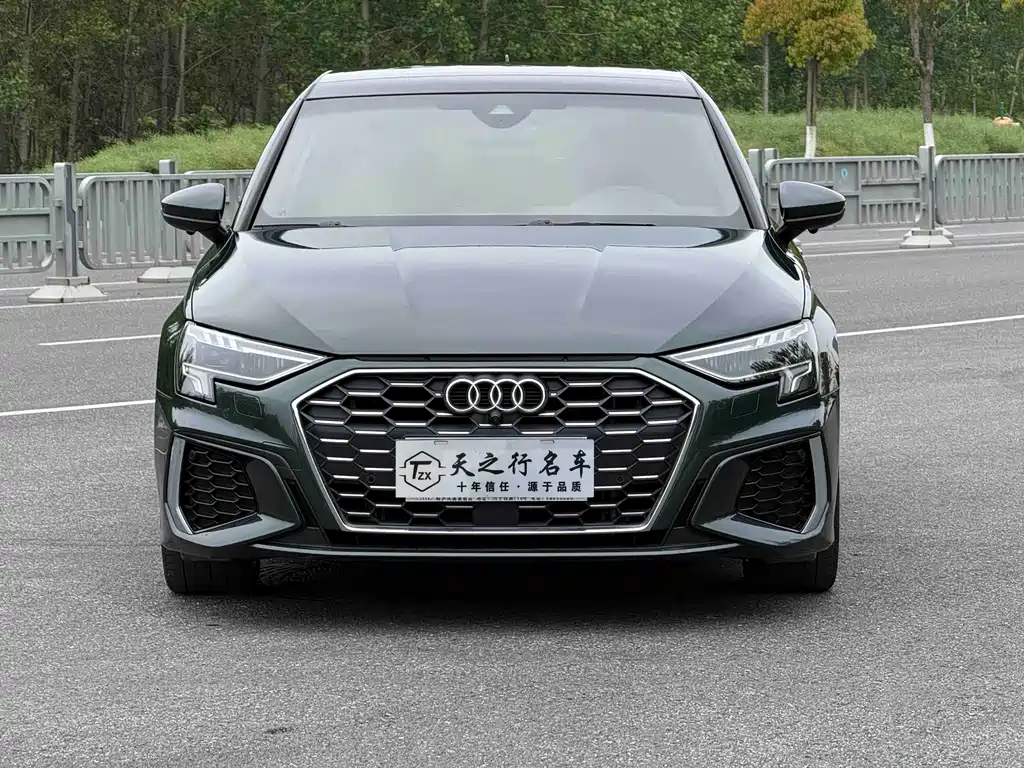Audi A3 2023 — фото 2