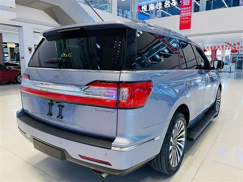 Lincoln Navigator 2019 — фото 18