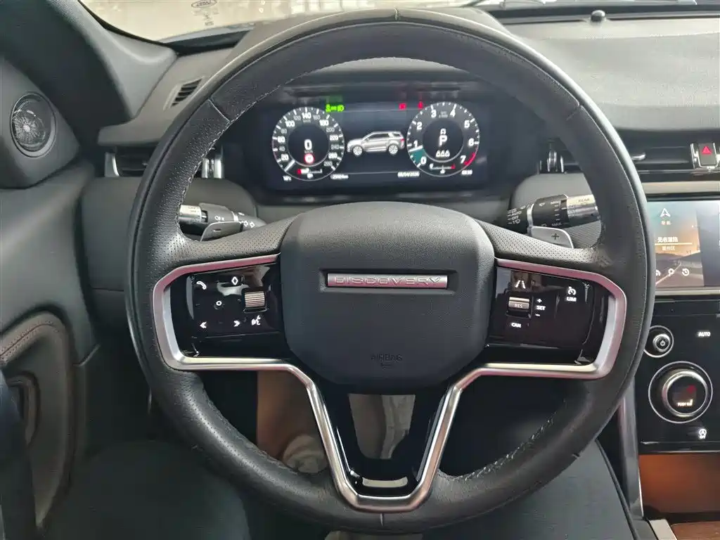 Land Rover Discovery Sport 2023 — фото 12
