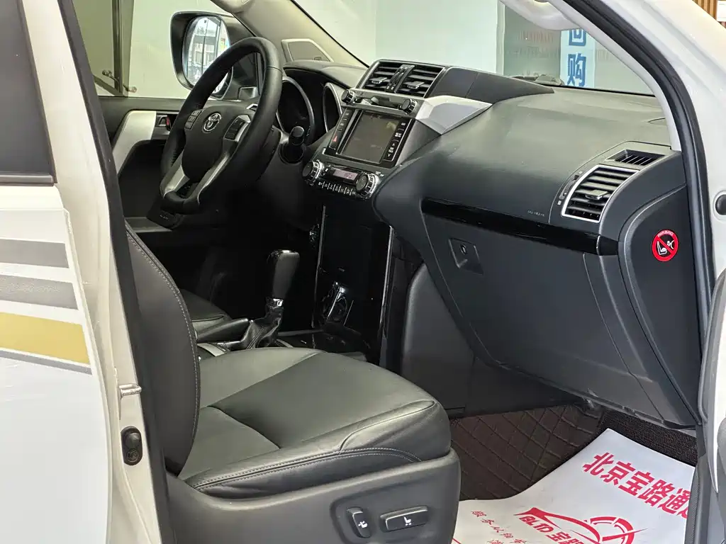 Toyota Prado 2017 — фото 13