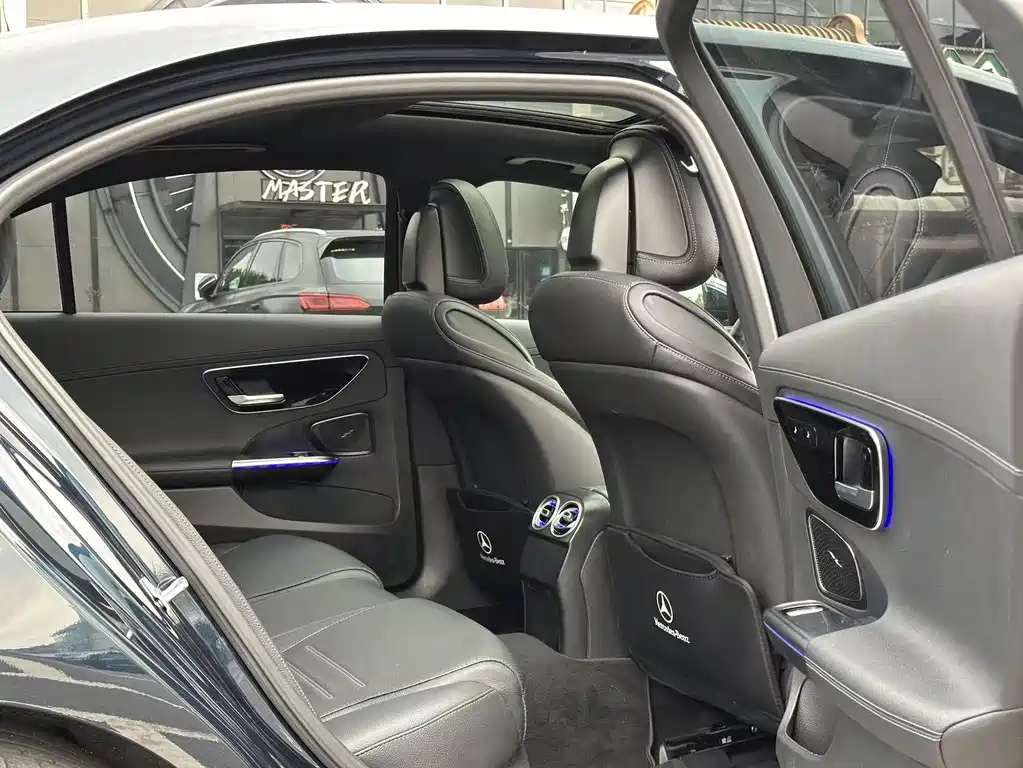 Mercedes-Benz C-Class 2022 — фото 11