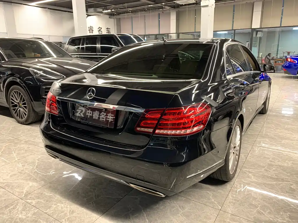 Mercedes-Benz E-Class 2015 — фото 19