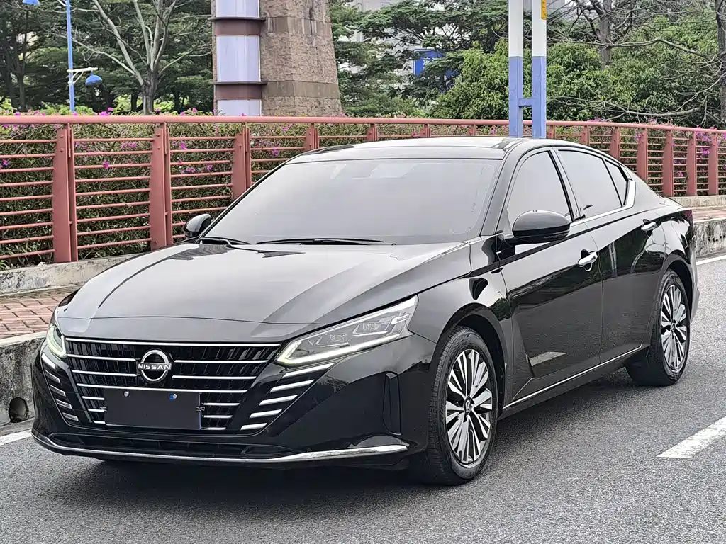 Nissan Teana 2023 — фото 1