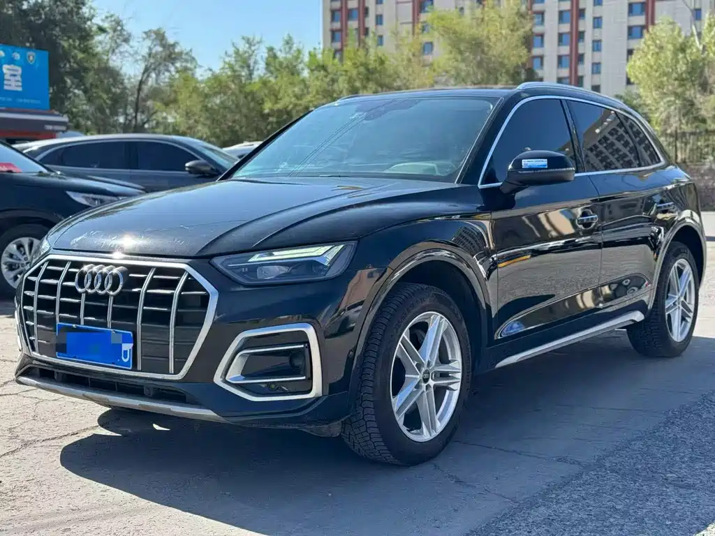 Audi Q5L 2023 — фото 1