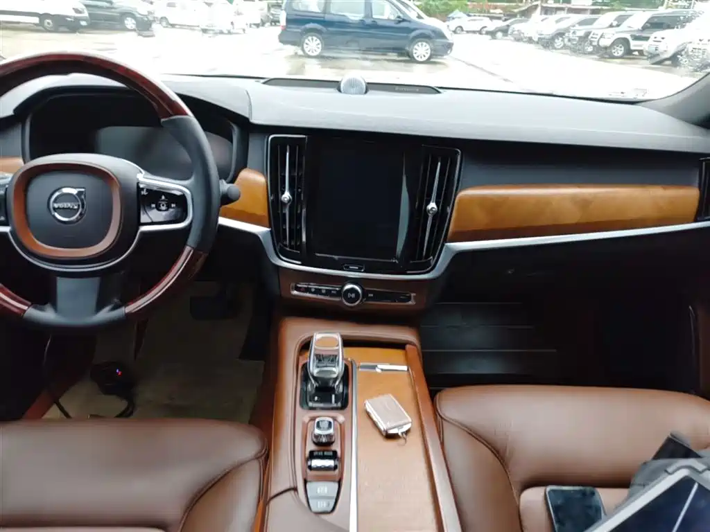 Volvo S90 2021 — фото 13