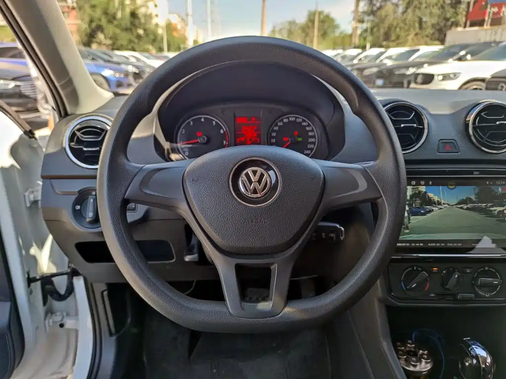 Volkswagen Jetta 2019 — фото 12