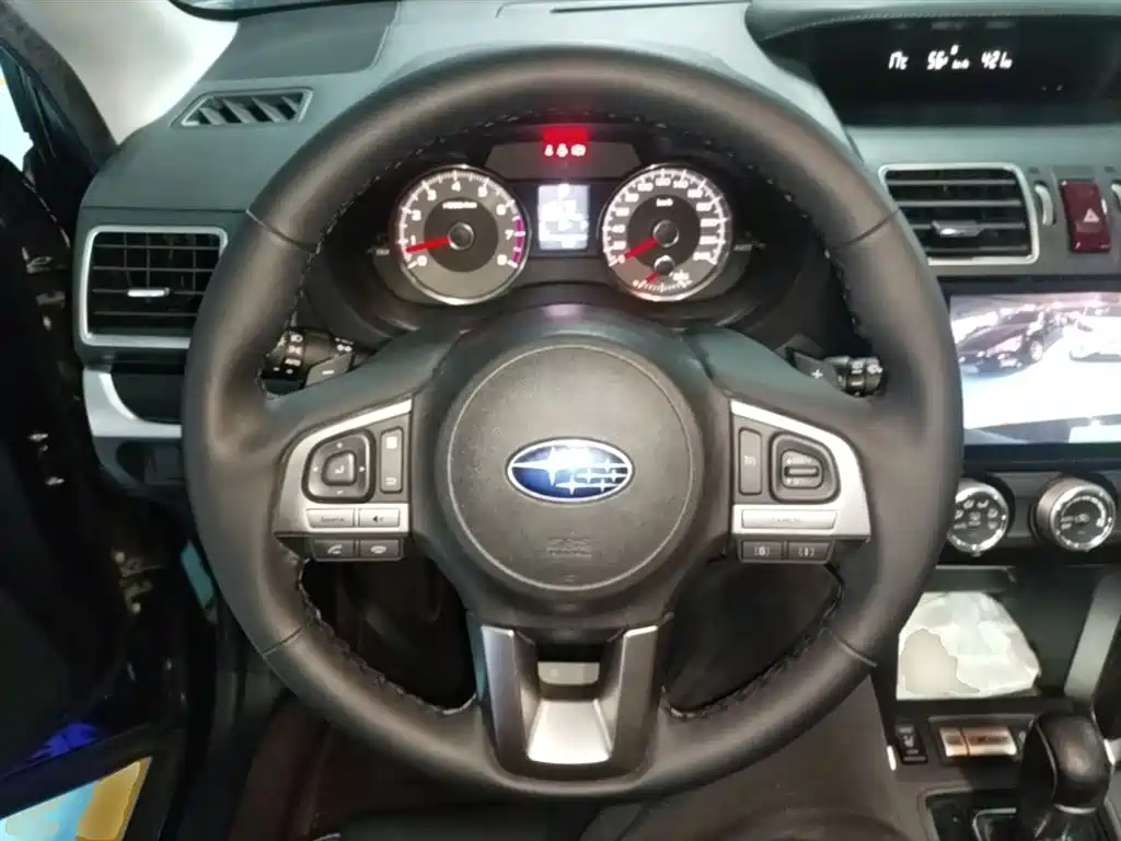 Subaru Forester 2017 — фото 11