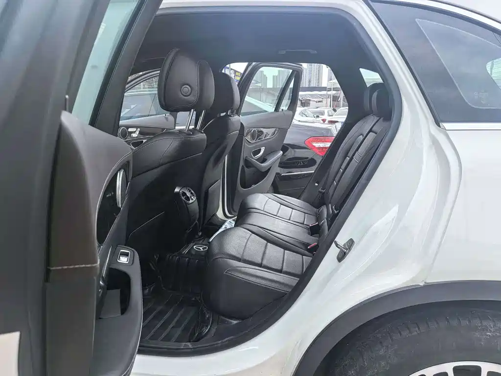 Mercedes-Benz GLC 2018 — фото 14