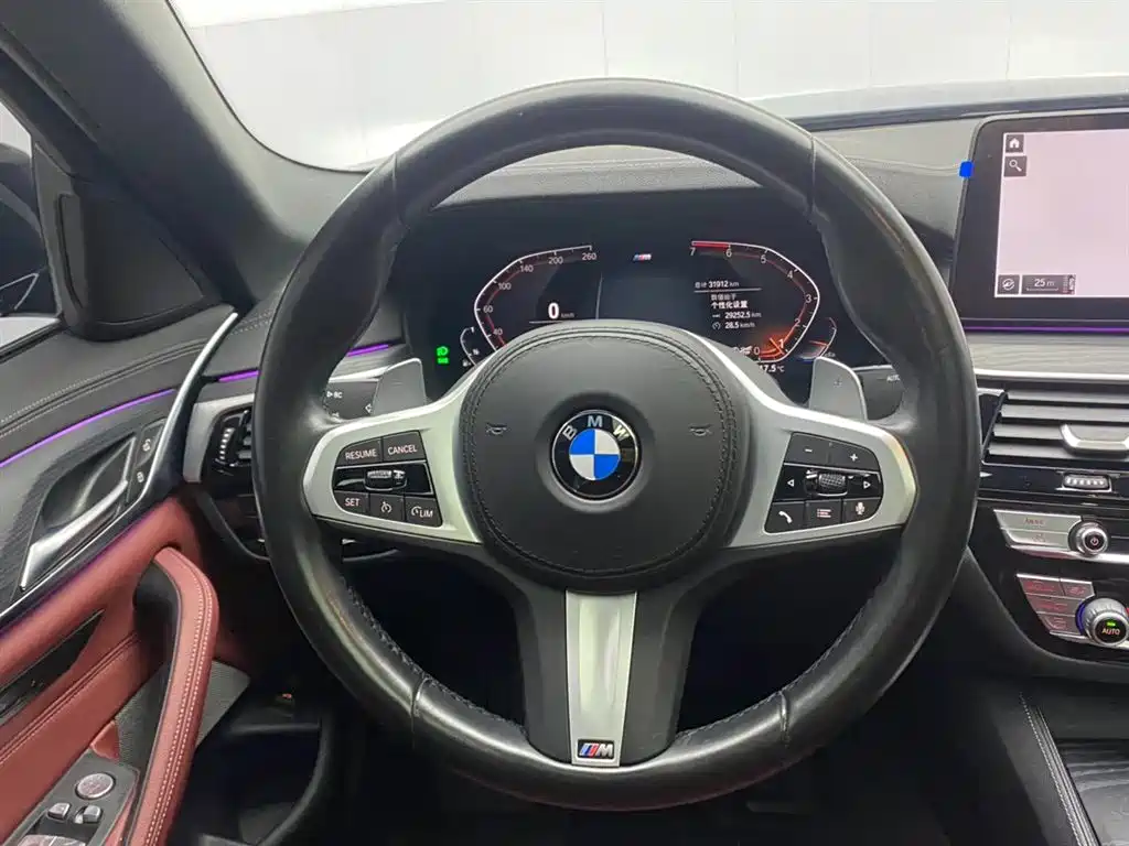 BMW 5 Series 2021 — фото 14