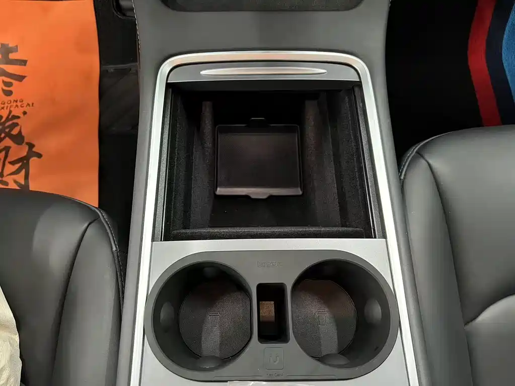 Tesla Model Y 2021 — фото 13