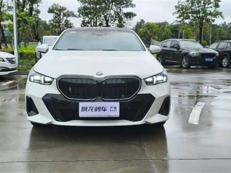 BMW 5 Series 2025