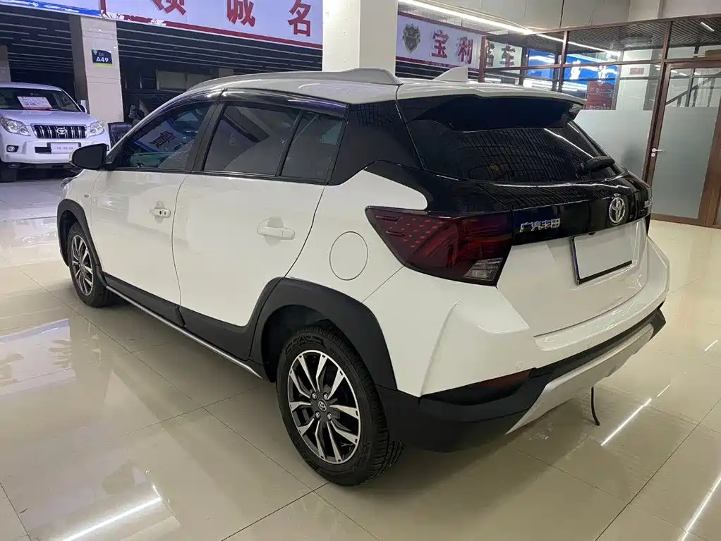 Toyota Yaris L 2022
