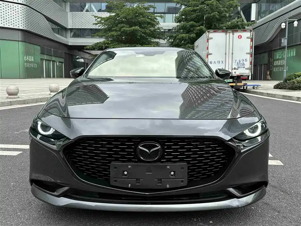 Mazda 3 Axela 2022 — фото 2