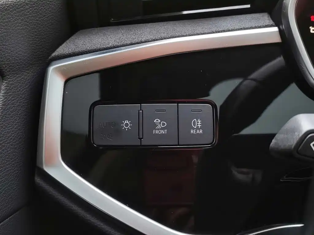 Audi Q3 2023 — фото 14