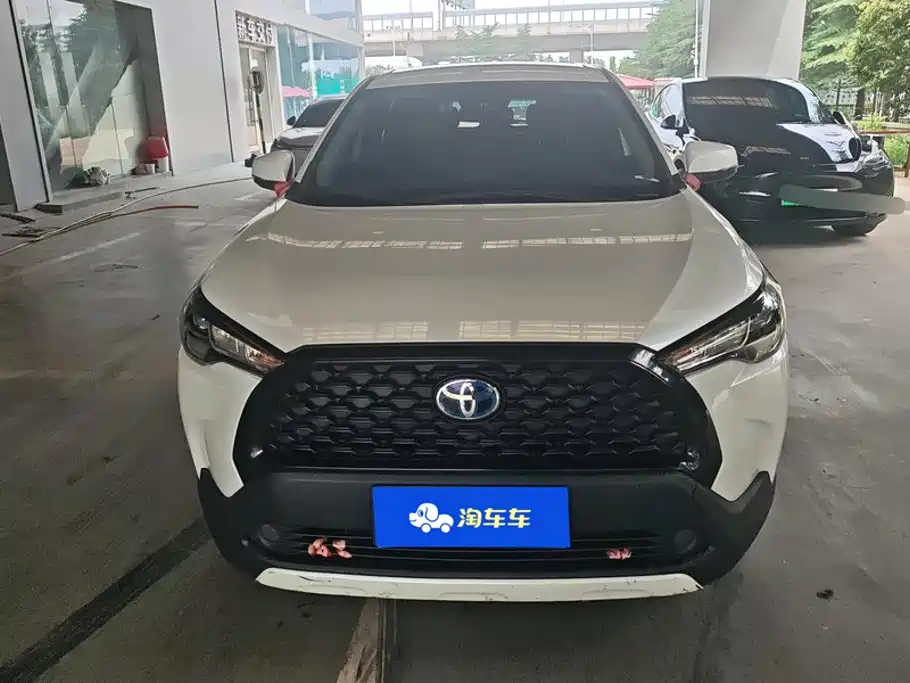 Toyota Corolla Cross 2023 — фото 2