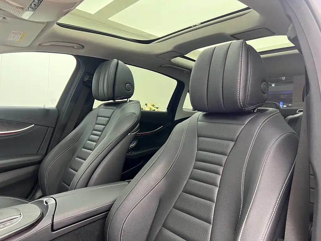 Mercedes-Benz E-Class 2019 — фото 12