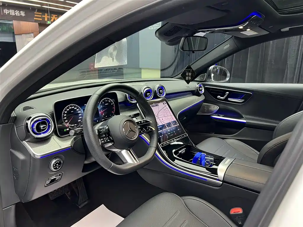 Mercedes-Benz C-Class 2023 — фото 18