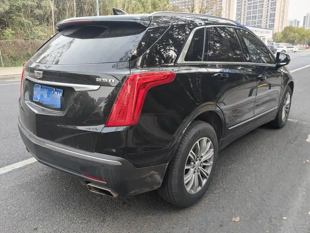 Cadillac XT5 2017 — фото 10