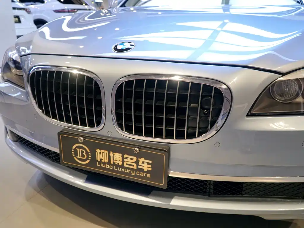 BMW 7 Series 2012 — фото 27
