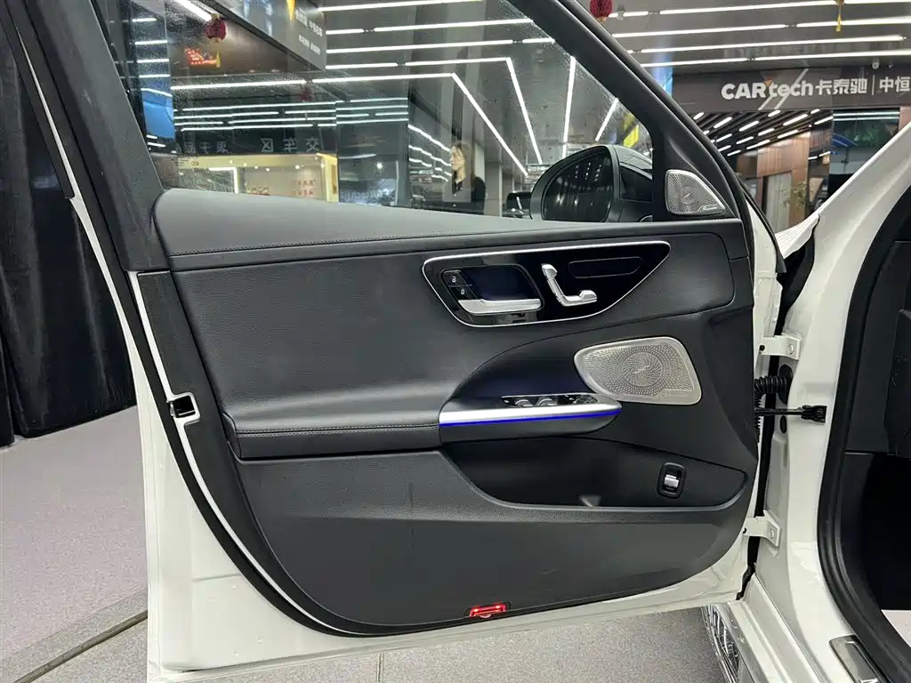 Mercedes-Benz C-Class 2023 — фото 17