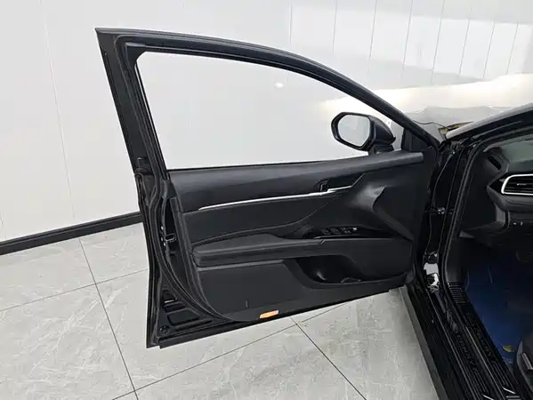 Toyota Camry 2023