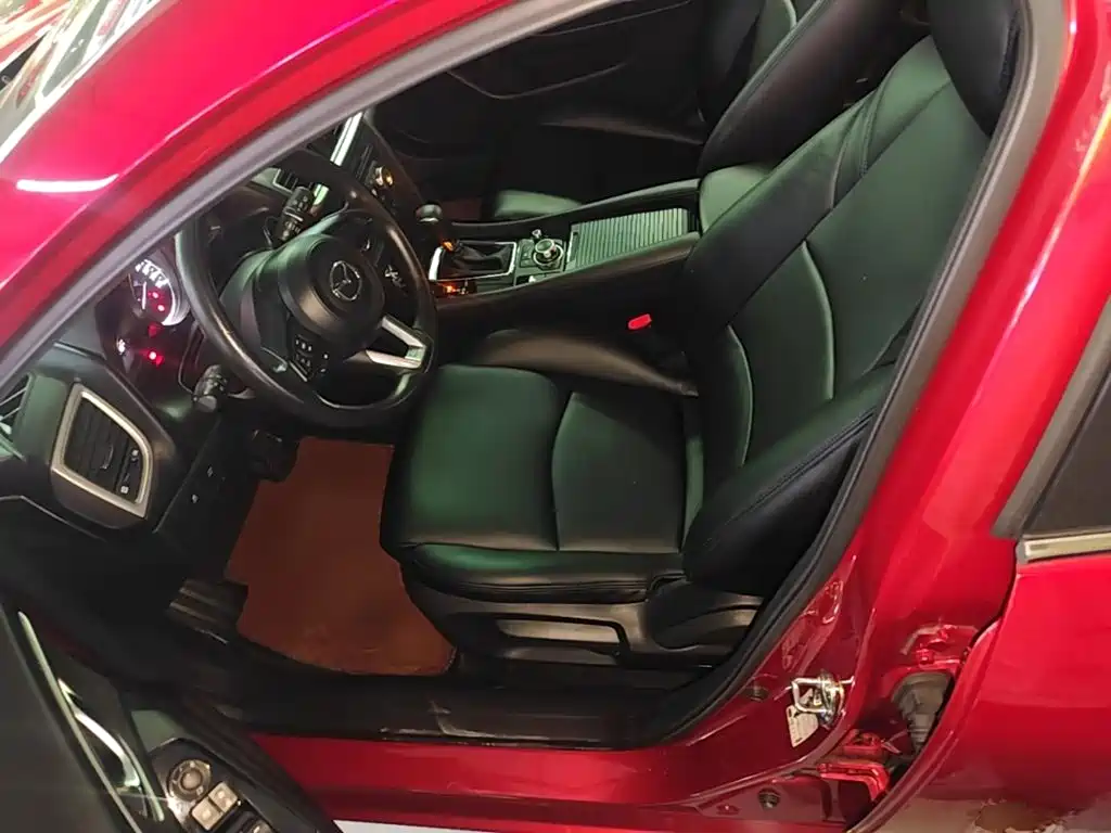 Mazda 3 Axela 2019 — фото 15
