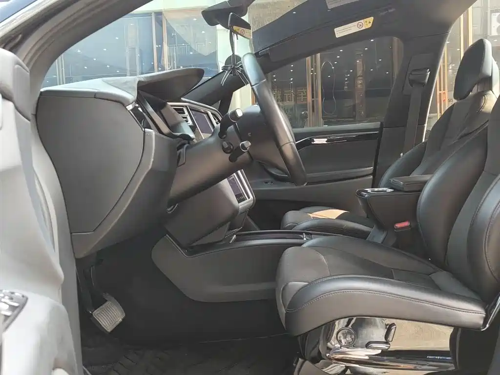 Tesla Model X 2017 — фото 4