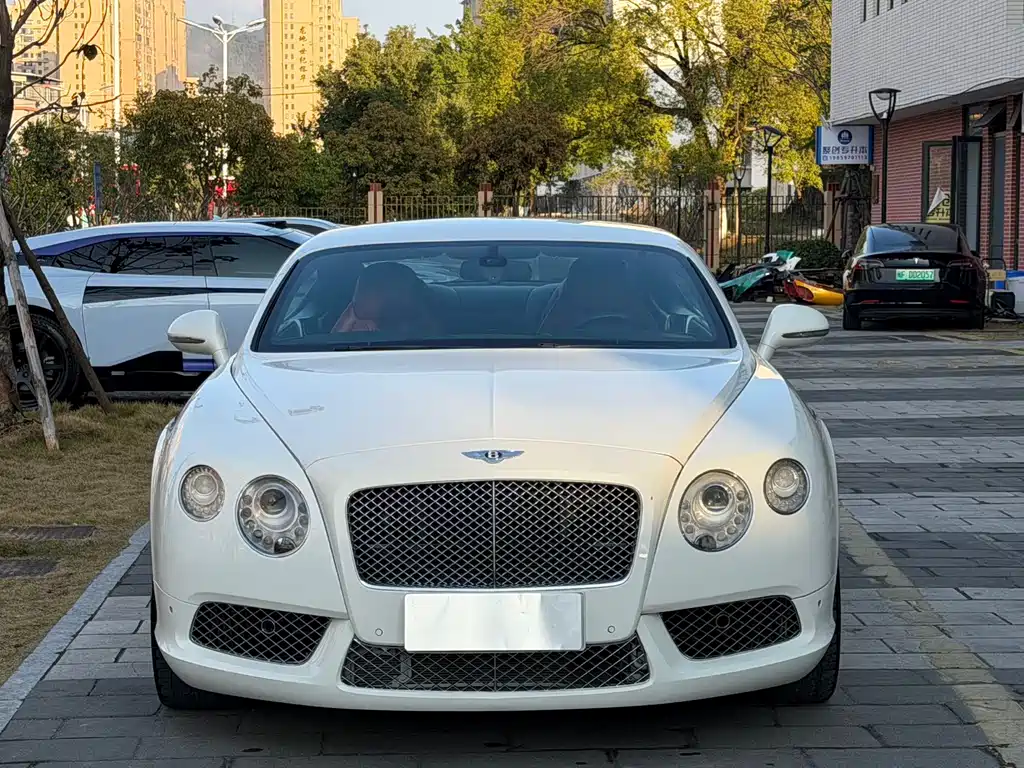 Bentley Continental 2012 — фото 2